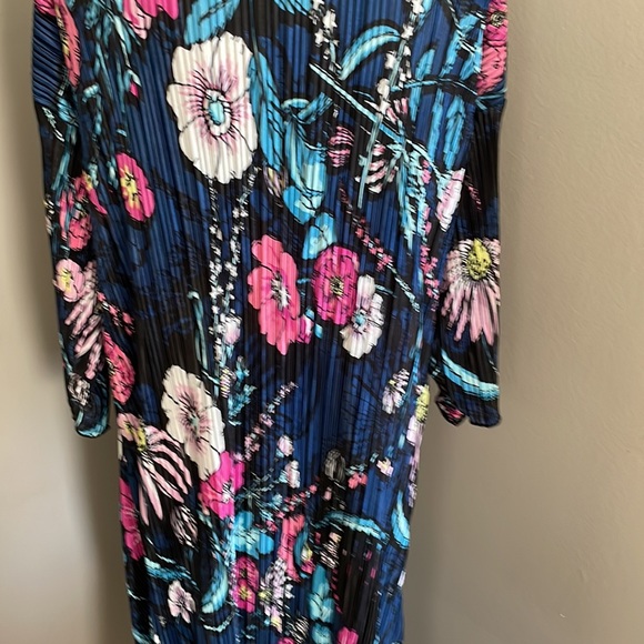 LuLaRoe floral cover up beach cover robe like new - Picture 7 of 9